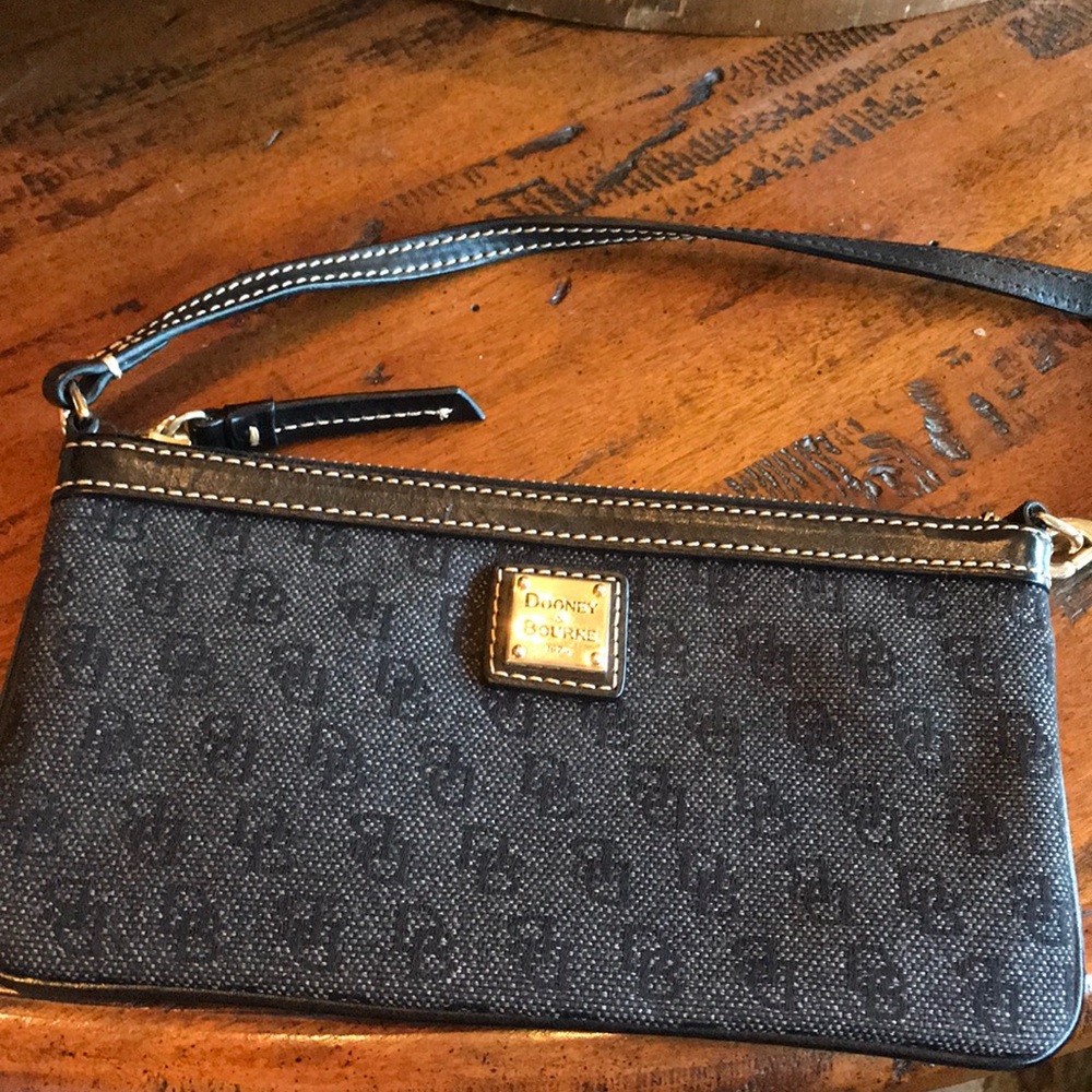 Dooney & Bourke wristlet